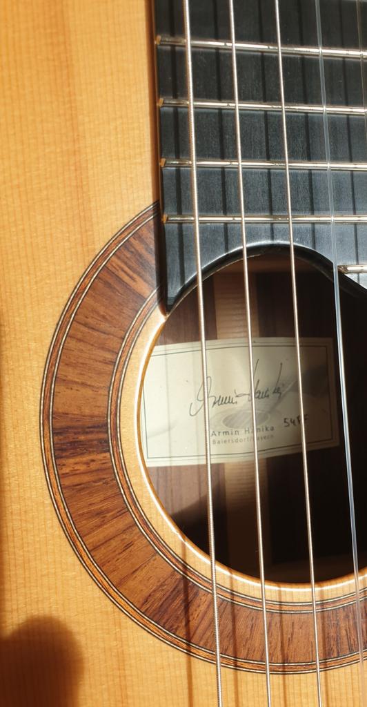 Guitare classique Hanika 54 PF, Enlèvement