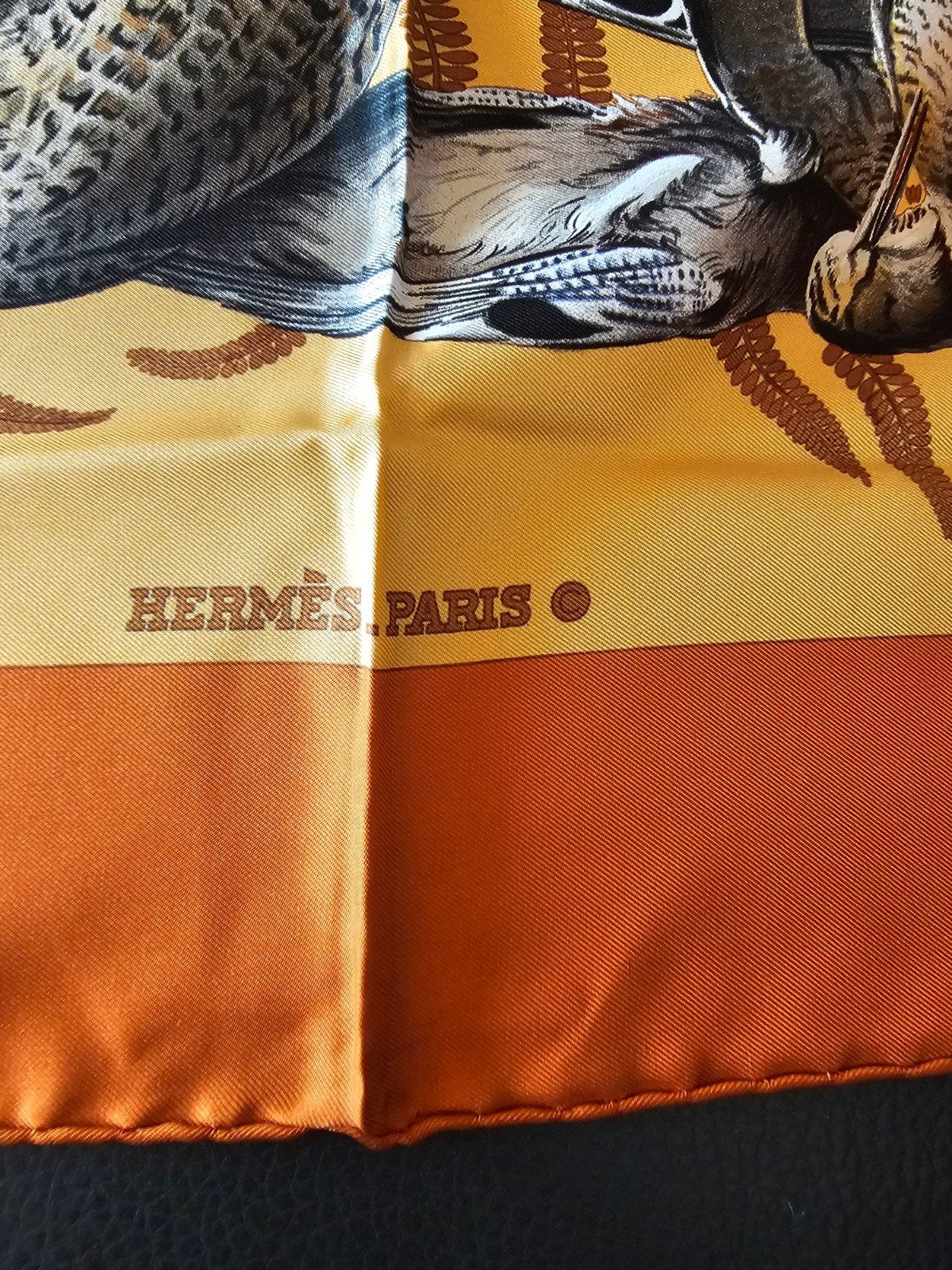 Carre hermes 90 soie: modele gibiers par Henri Linares, Vêtements | Femmes, Hermès, Enlèvement, Neuf, Écharpe