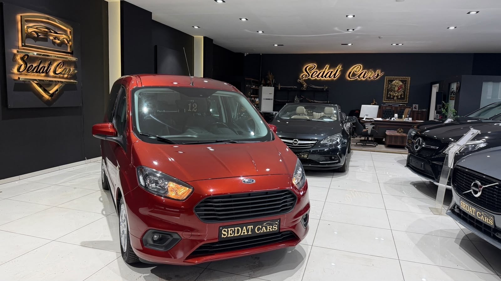 FORD TOURNEO COURIER 1.0 EcoBoost Trend, Auto's, Voorwielaandrijving, Euro 6, Bedrijf, https://public.car-pass.be/vhr/f9e60841-2bc5-42ef-aaf8-3d588e7d2166