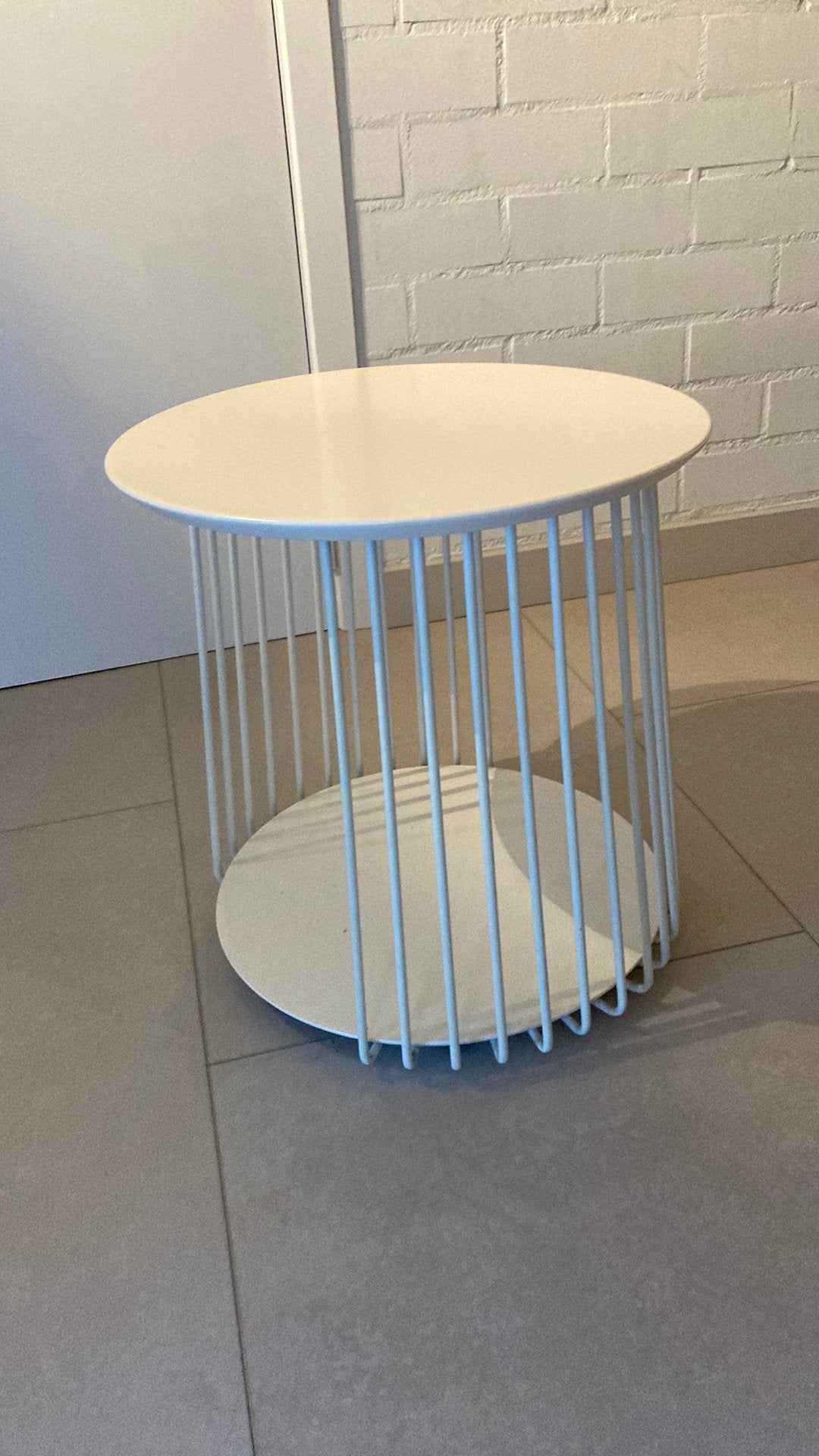Bijzettafel, Ophalen, Zo goed als nieuw, Rond, Modern en stijlvol