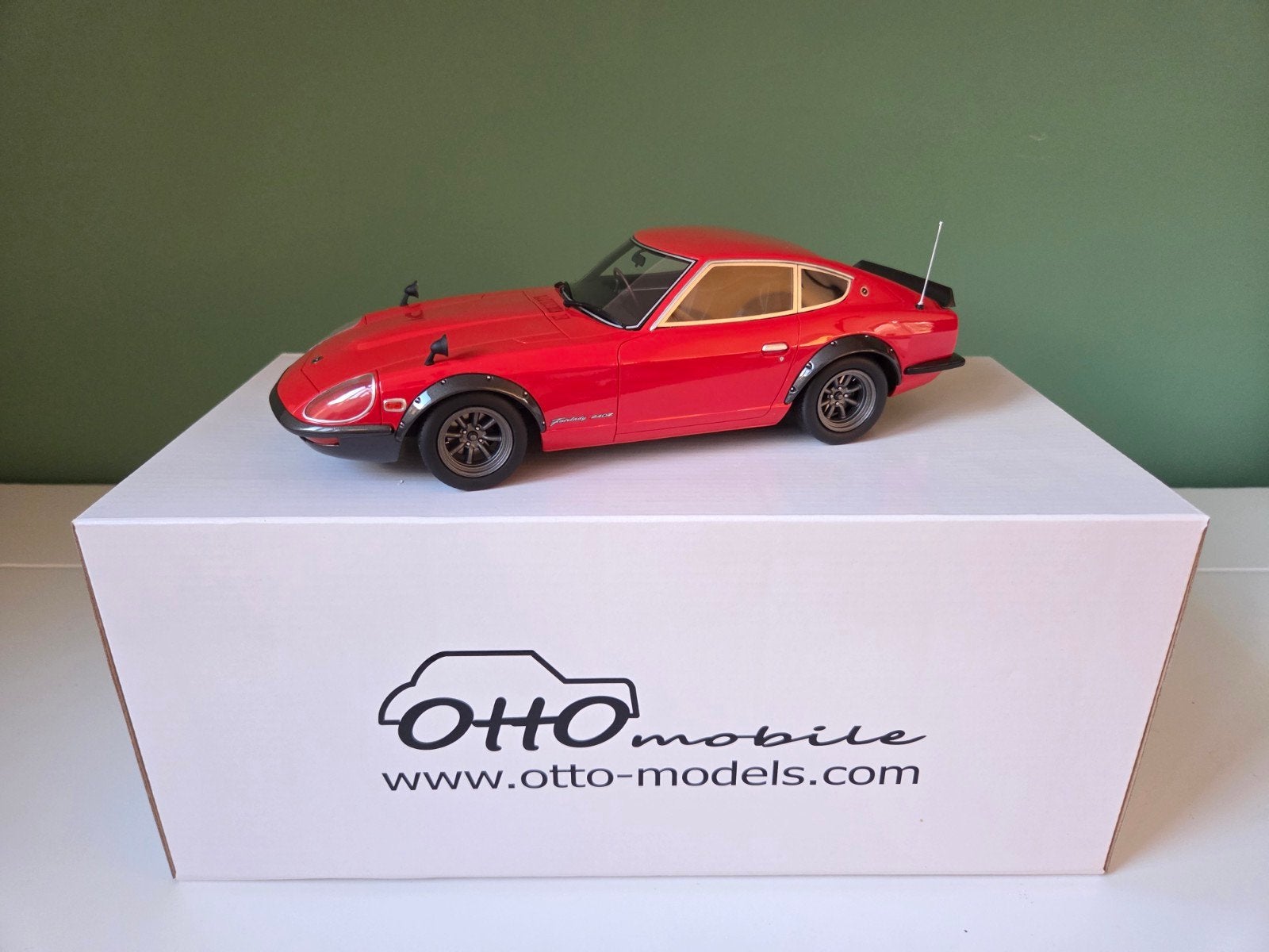 Otto Mobile Nissan Fairlady 240 ZG 1972 (OT457) à vendre !, Hobby & Loisirs créatifs, Voitures miniatures | 1:18, Enlèvement ou Envoi