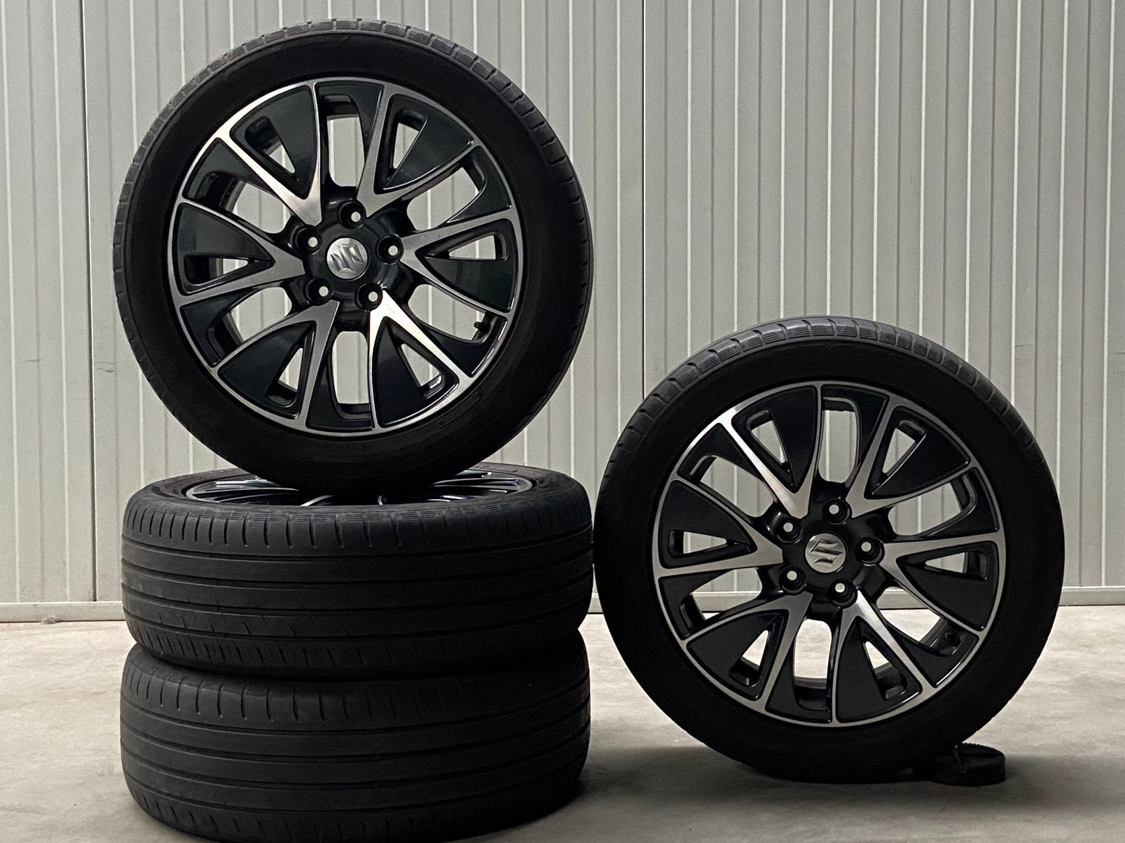Originele Suzuki velgen met zomerbanden 5x114,3, Ophalen, Zomerbanden, Velg(en)