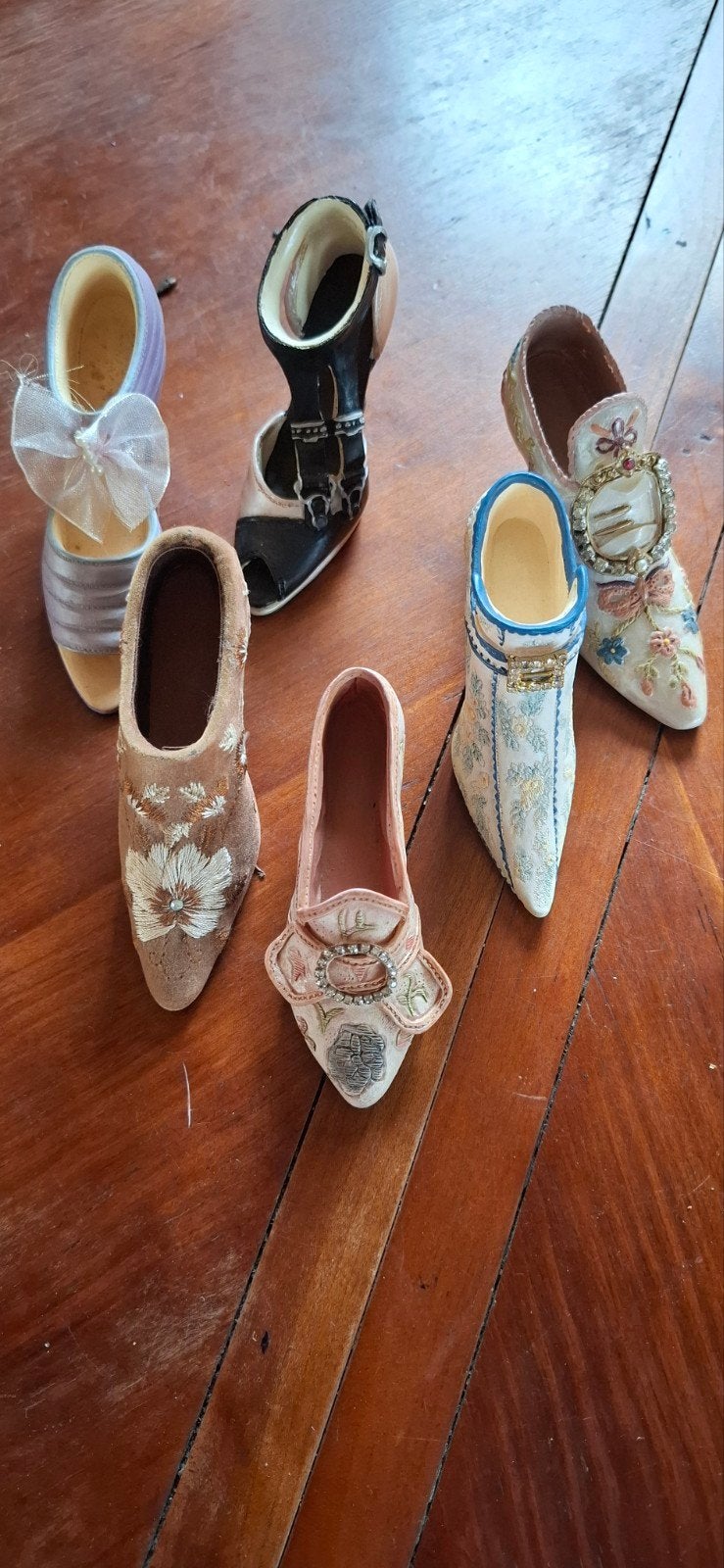 Lot de 6 chaussures miniatures de collection, Enlèvement, Comme neuf