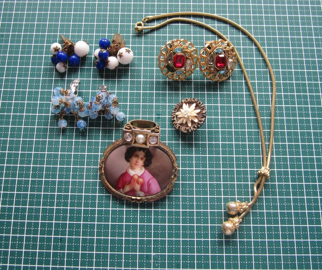 Lot de bijoux anciens de fantaisie, Bijoux, Sacs & Beauté, Enlèvement ou Envoi, Boucles d'oreilles