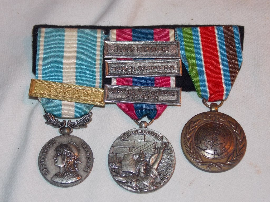 3 Médaille de la Légion étrangère française, Collections, Enlèvement ou Envoi, Armée de terre, Ruban, Médaille ou Ailes