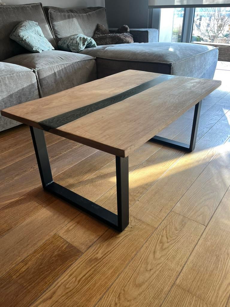 Salontafel Massieve eik gecombineerd met epoxy salontafel, Huis en Inrichting, Tafels | Salontafels, Ophalen, Zo goed als nieuw