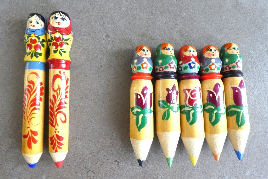 Lot 7 Gros Crayons Anciens Bois Poupées Matriochka (Vintage), Ophalen