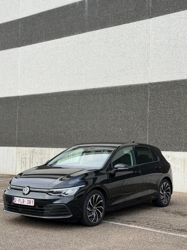 Volkswagen Golf 8 Life 1.0 eTSI Automaat | 2024 | 60.000 km, Auto's, Alcantara, Zwart, 5 zetels, 5 deurs