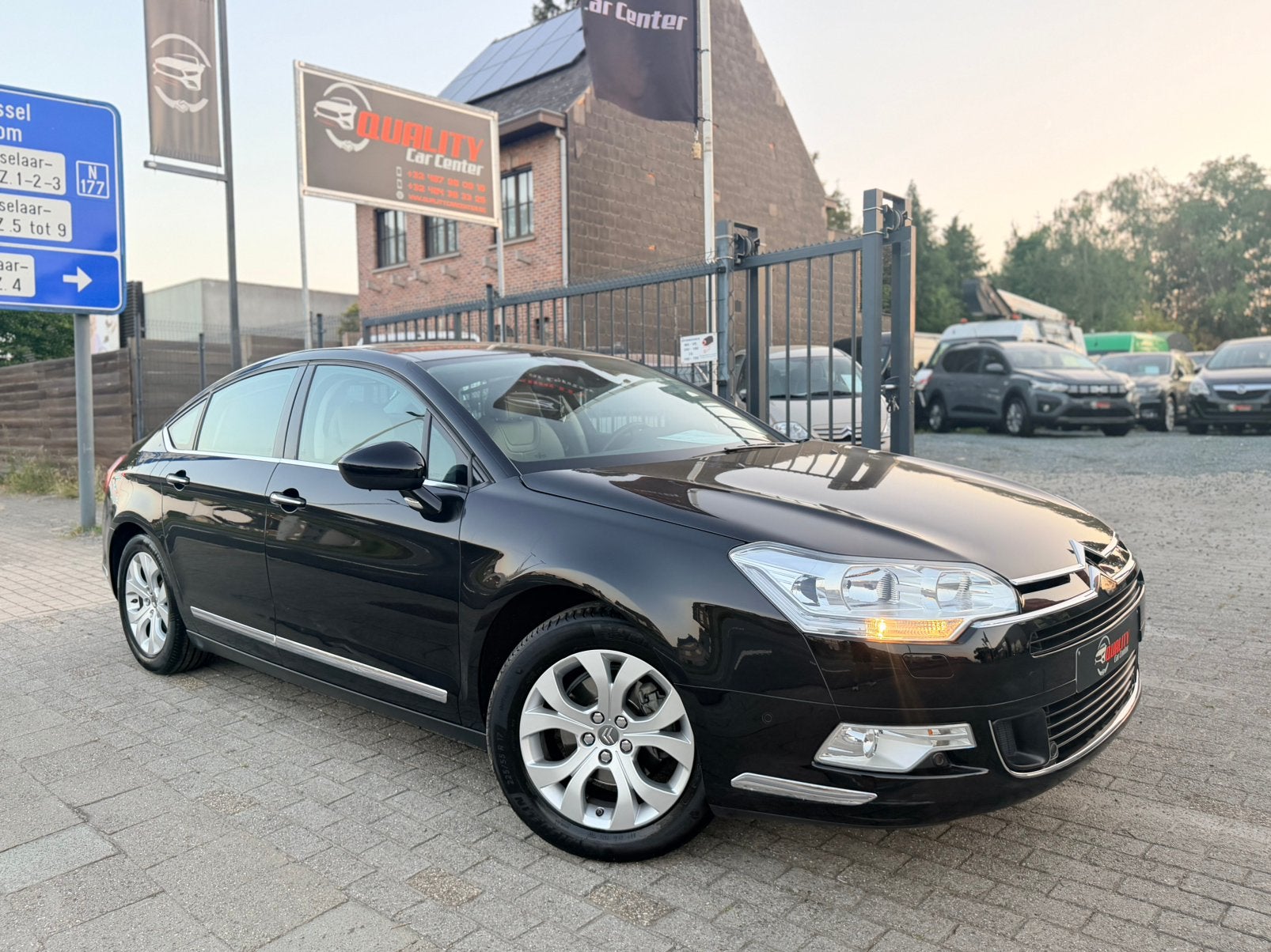 Citroen C5 Exclusive 2009 104dkm Automaat Benzine Leder Full, Auto's, Beige, 4 cilinders, Zwart, Leder