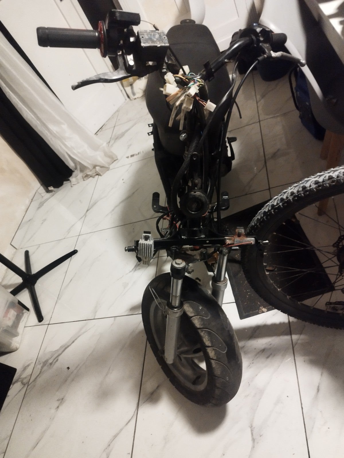 Scooter a vendre ou à échanger, Vélos & Vélomoteurs, Enlèvement ou Envoi, Comme neuf