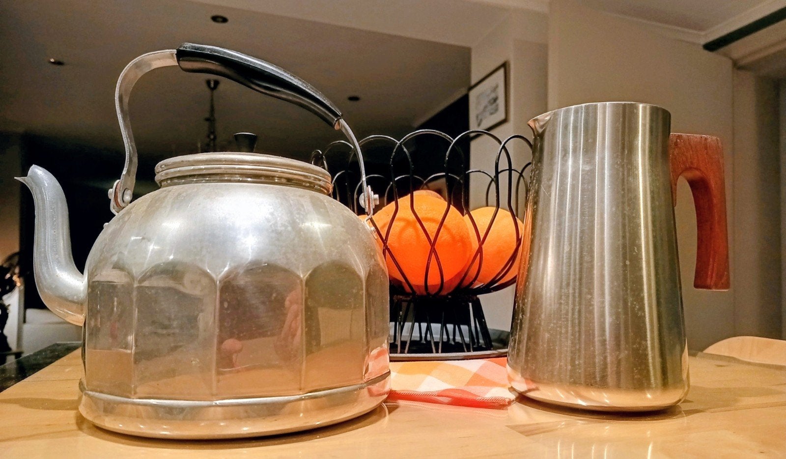 Gratis Retro Fluitketel en koffiekan. Diest. Lees Beschrijv., Theepot/fluitketel, Ophalen, Metaal, Zilver