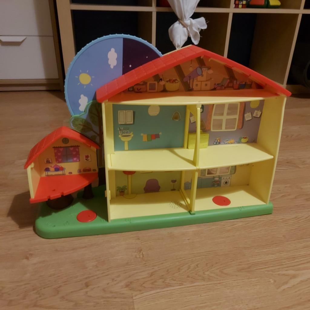 Peppa Pig dag- en nachthuis + camper, Kinderen en Baby's, Speelgoed | Actiefiguren, Gebruikt, Ophalen