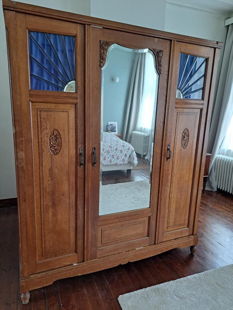 Kast met glas in lood, Ophalen