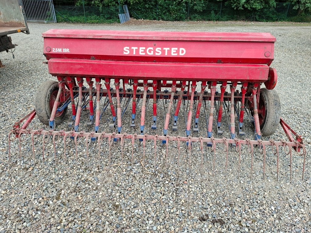 Zaaimachine stegsted, Zakelijke goederen, Ophalen