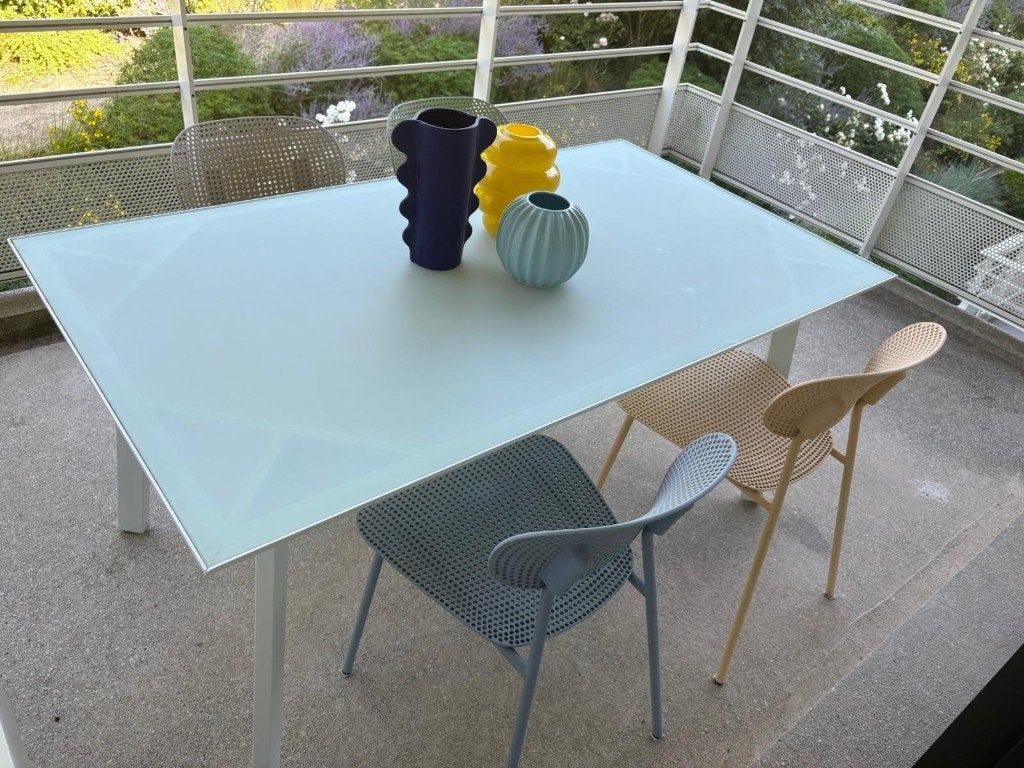 NEW PRICE! Table (160x90) + 4 chaises SKLUM .Excellent état, Table à dinner, Aluminium, Comme neuf, Enlèvement