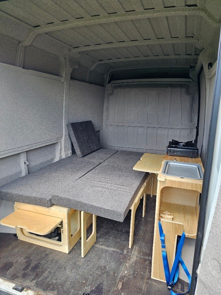 Jumper L2H2 gemeubileerd — Tweepersoonsbed — Kurkisolatie, Standaardzit, Bedrijf, 1500 - 2000 kg, Tot en met 2