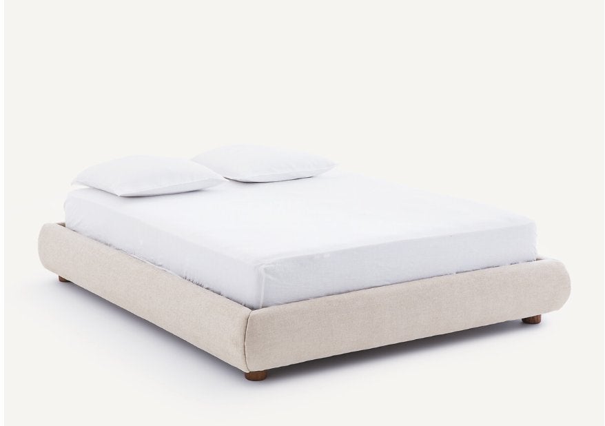 Gewatteerd 2-persoon bedframe ontwerp door Emmanuel Gallina, Huis en Inrichting, Overige Huis en Inrichting, Ophalen, Nieuw