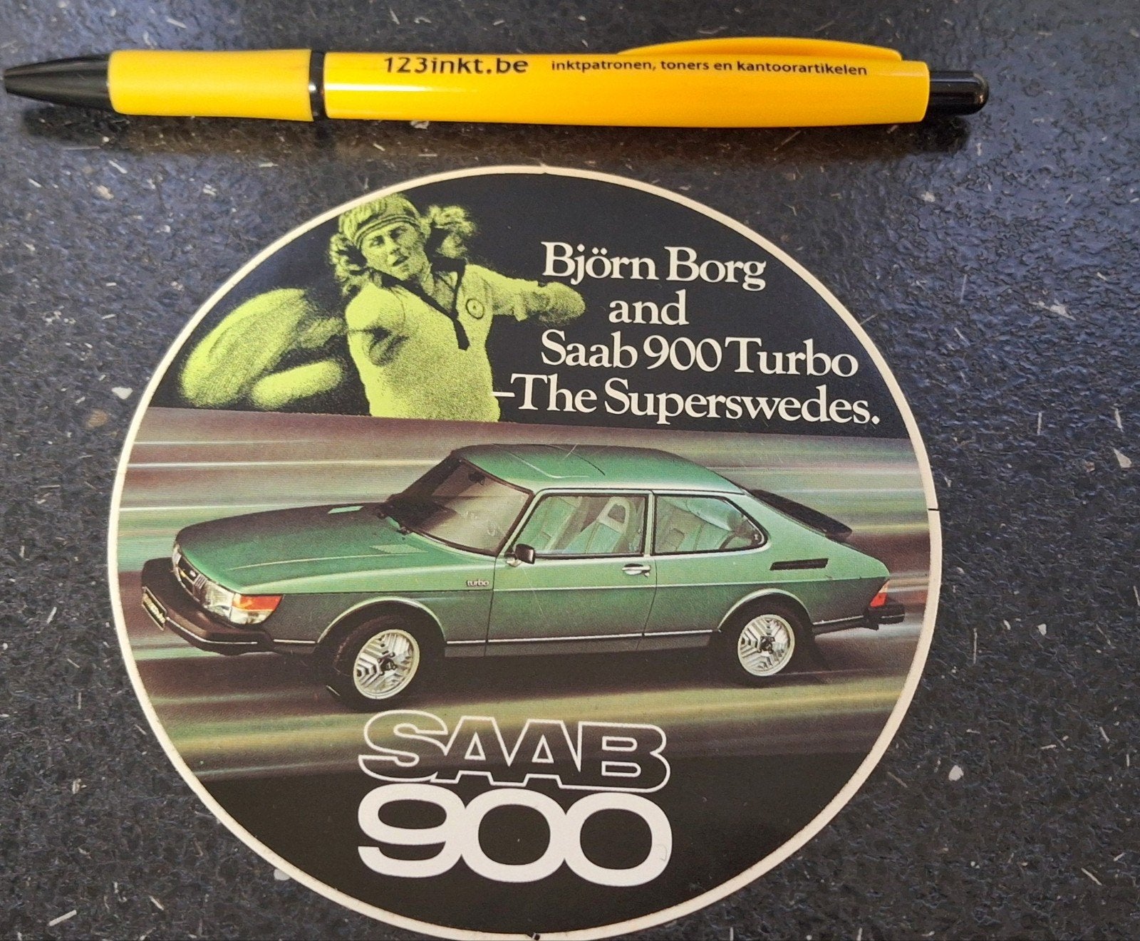 Autocollant de tennis Björn Borg pour voiture Saab 900 Turbo, Enlèvement ou Envoi, Comme neuf, Voiture ou Moto