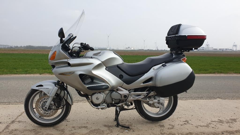 Honda Deauville 650, Motoren, Motoren | Honda, Cardan-aandrijving, 2 cilinders, Particulier, Meer dan 35 kW