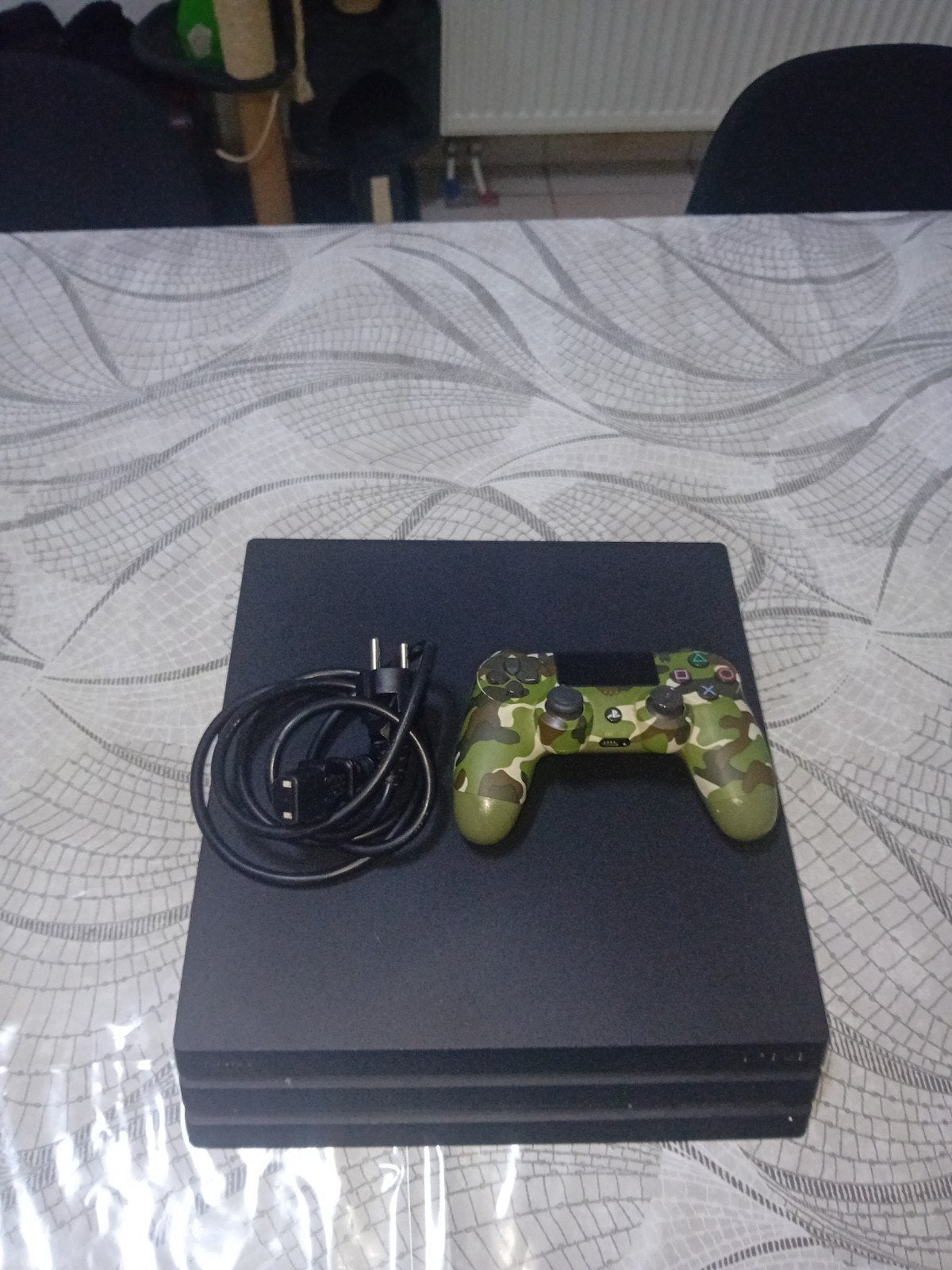 Ps4 pro 1Tb+controller, Pro