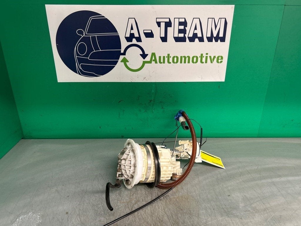 TANKVLOTTER Mini Mini Open (R52) (|7177975|), Auto-onderdelen, Gebruikt, Mini, Petuelring 130
80809  München, DE, Minikundenbetreuung@mini.de