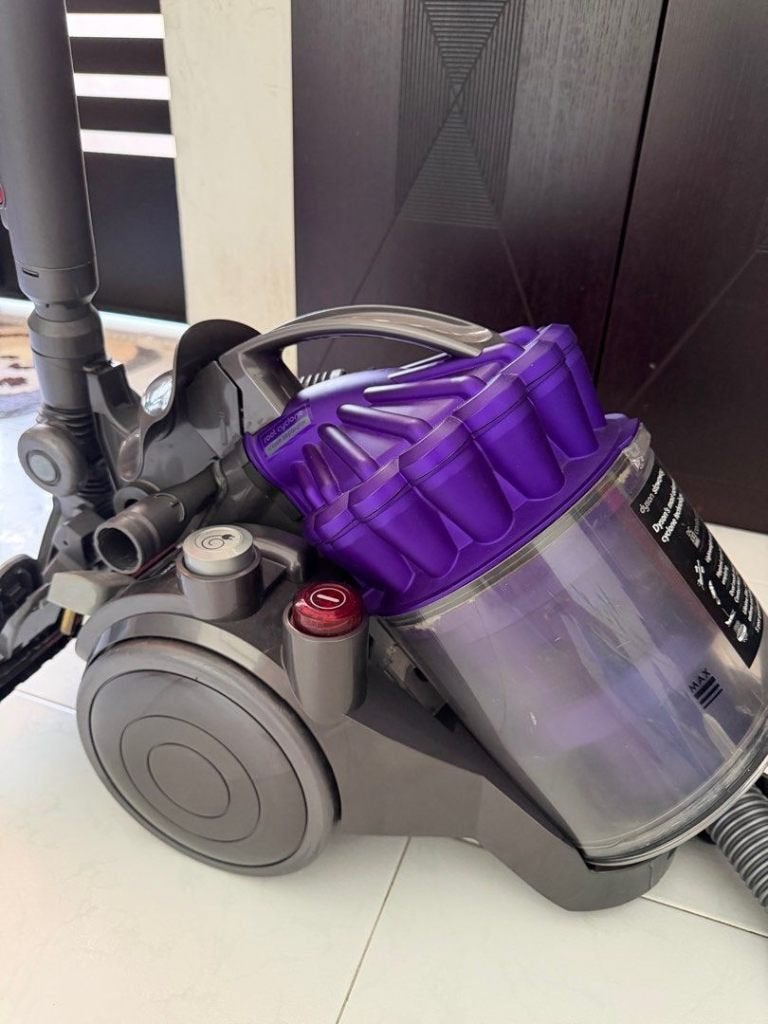 Defecte Dyson met accessoires, Elektronische apparatuur, Ophalen, Niet werkend, Reservoir, Dyson