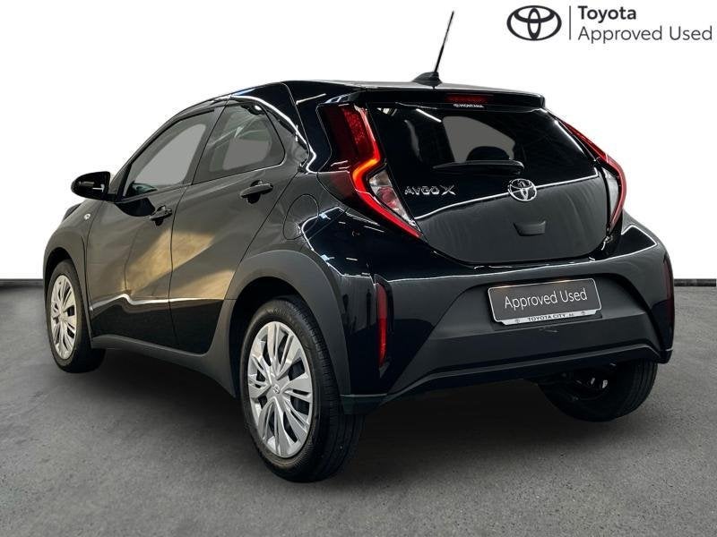 Toyota Aygo AT Play | carplay | camera, Automaat, Zwart, 5 deurs, 111 g/km