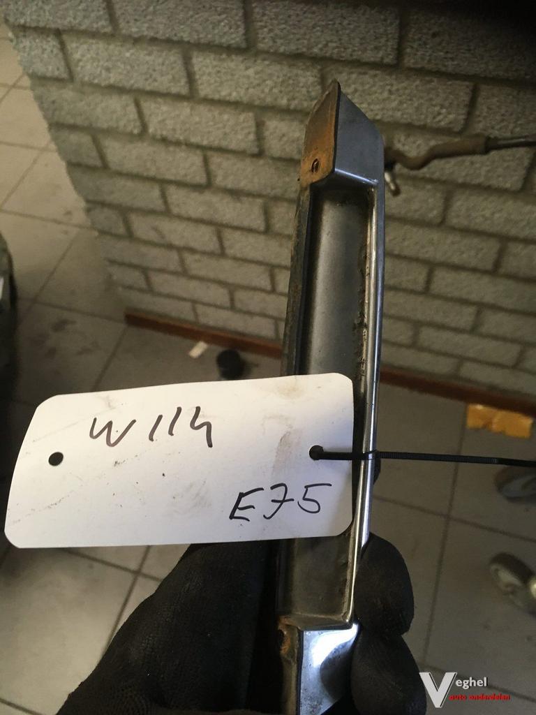 mercedes w114 chromestrip  kofferbak, -, Utilisé, -, -