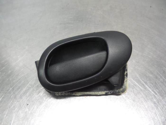 Poignée portière 4portes arrière droite d'un Peugeot 206, -, 3 mois de garantie, Utilisé, -