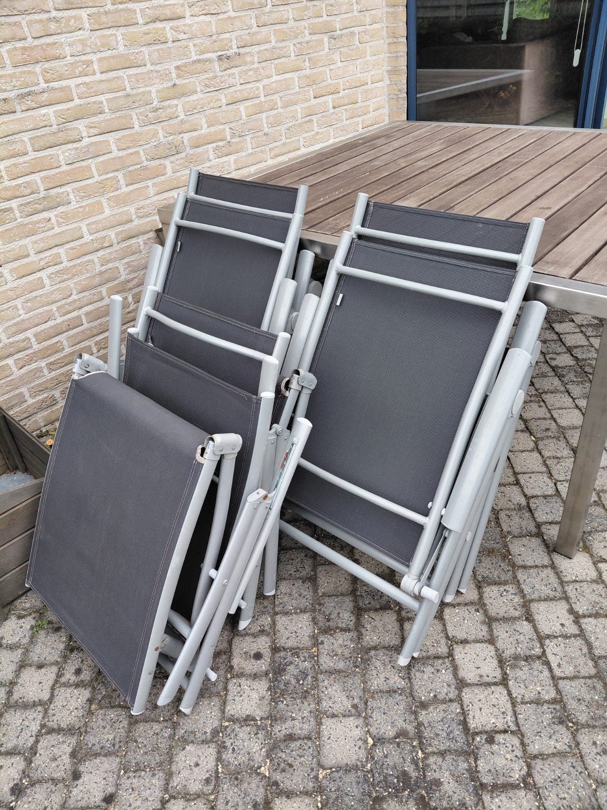 4 tuinstoelen,tafel 150 op 150 en 2ligstoelen voor prijsje, Ophalen