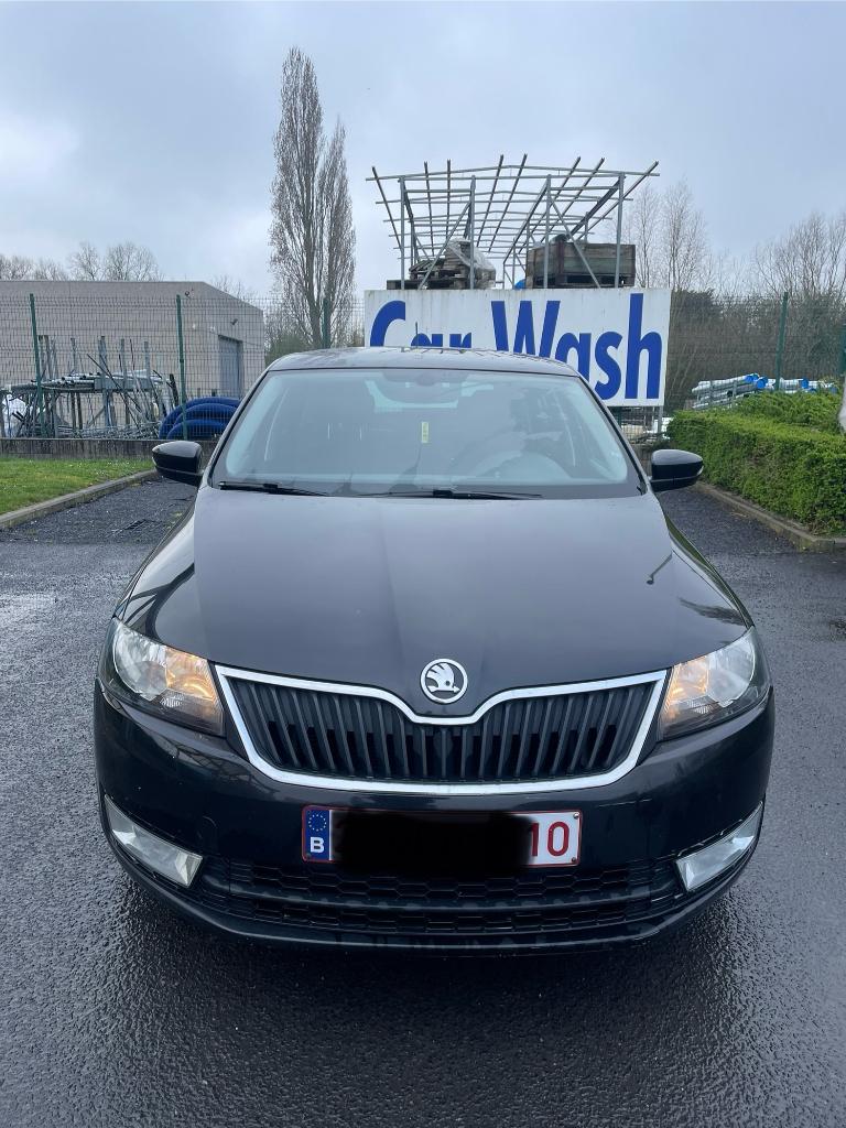 Skoda Rapid 2016 diesel – économique – bon état, Autos, Achat, Euro 6, Boîte manuelle, Noir