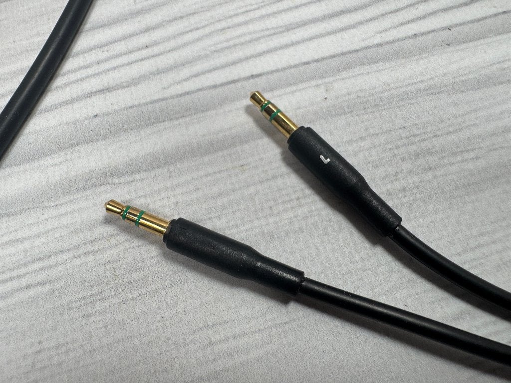 Hoofdtelefoonkabel 3.5mm naar 3.5mm audiokabel muziek, TV, Hi-fi & Vidéo, Enlèvement, Comme neuf, Moins de 2 mètres, Autres câbles