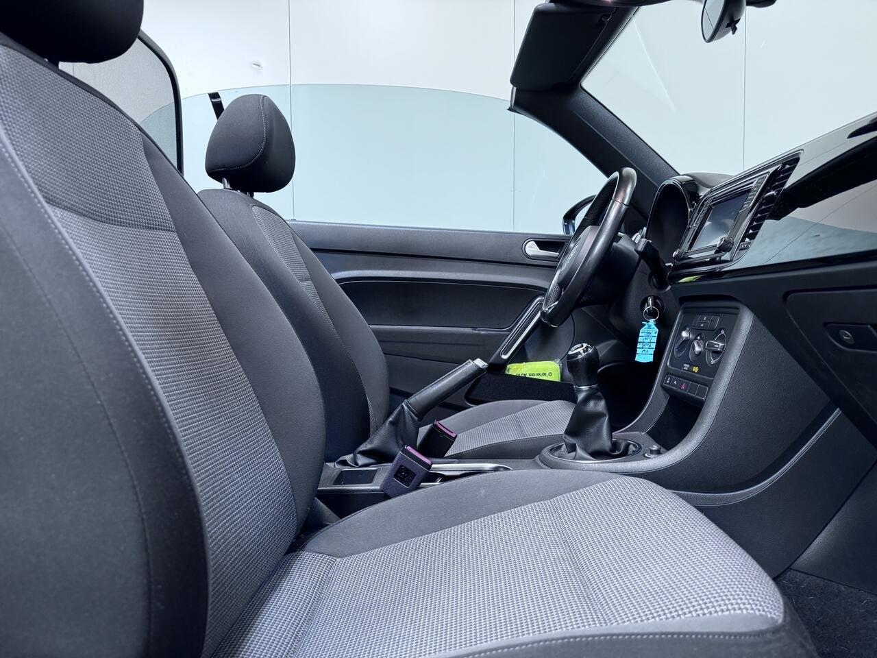 Volkswagen Beetle Cabrio 1.2 TSi Benzine Man.  - GPS - Blue, Auto's, 0 kg, 4 zetels, 105 pk, 4 cilinders