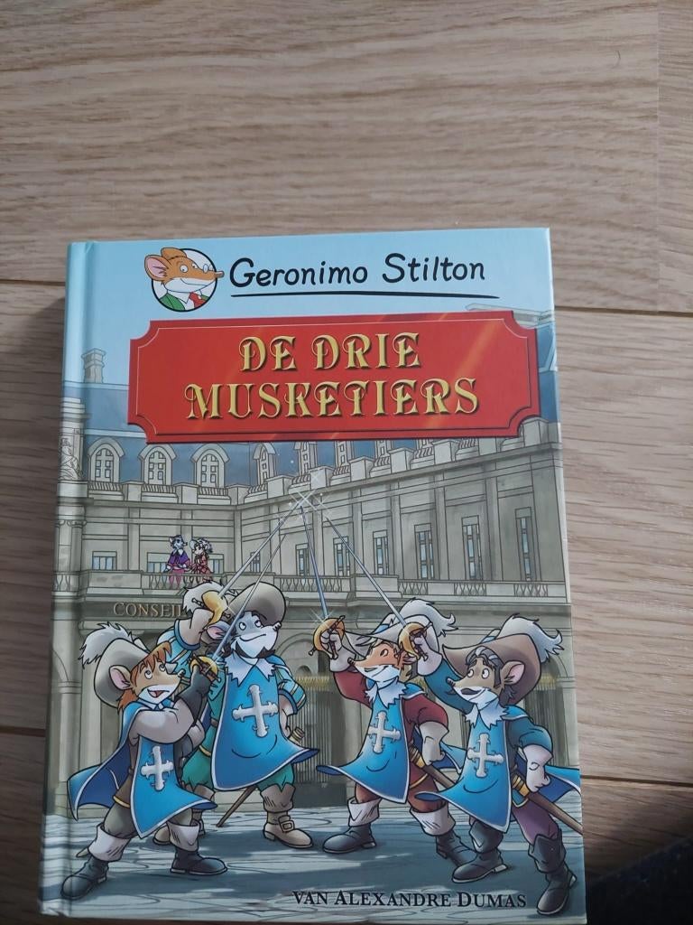Diverse geronimo stilton boekjes + fantasia 3, Boeken, Ophalen of Verzenden, Zo goed als nieuw, Geronimo Stilton, Sprookjes