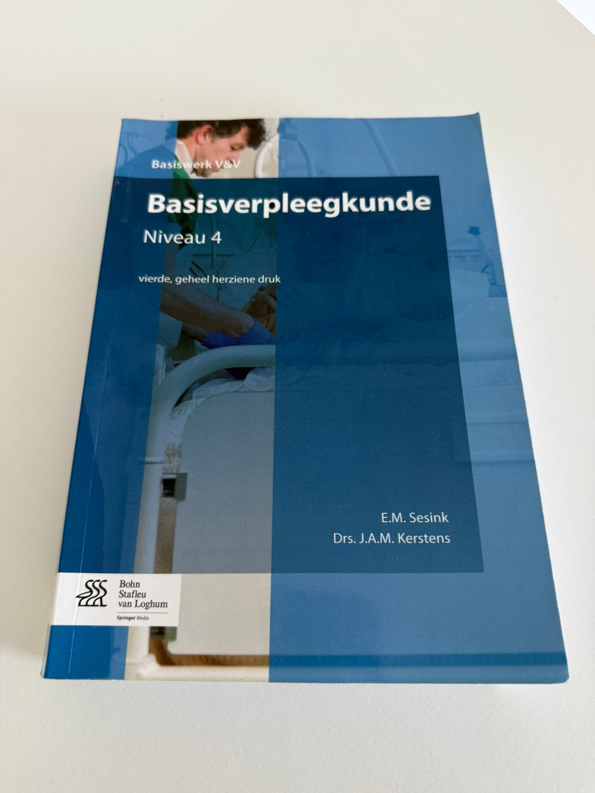 Basisverpleegkundige - Niveau 4, Livres, Enlèvement ou Envoi, Neuf, E.M. Sesink; J.A.M. Kerstens