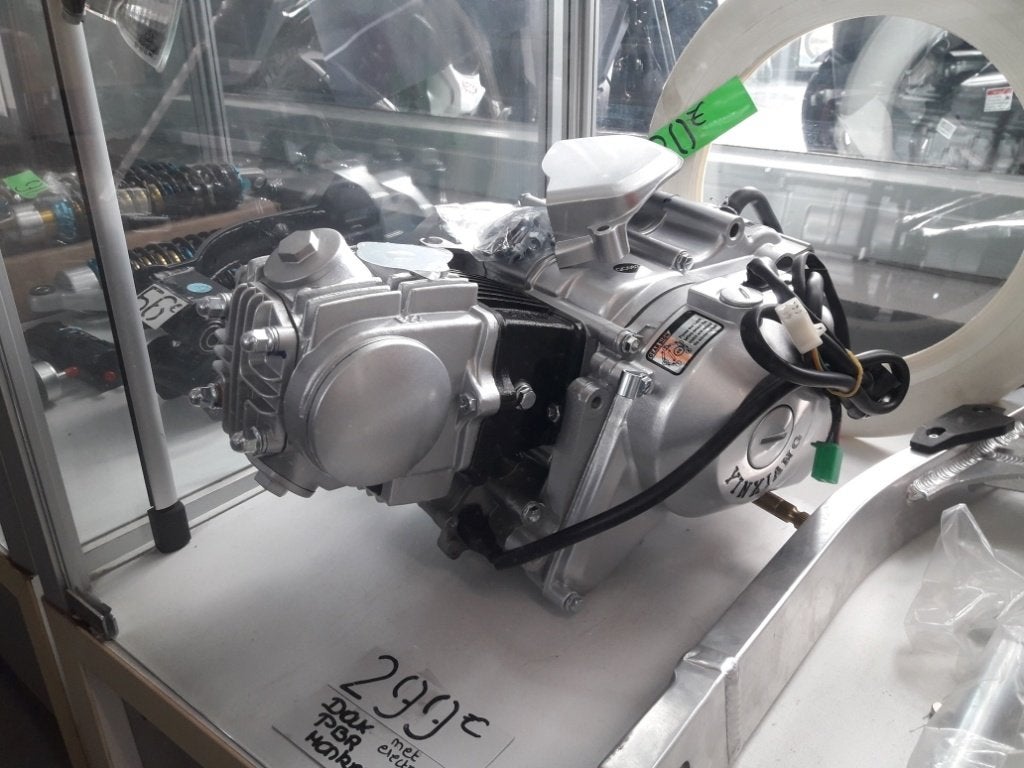 dax motor 50cc met 4 vitessen handkoppeling 299€, Fietsen en Brommers, Ophalen, Nieuw, Blok, Honda dax monkey jincheng skyteam