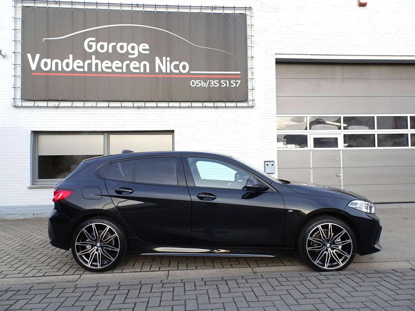 BMW 1 Serie 116 iA M-PACK CARPLAY,SFEERVERLICHTING,SPORTZETE, Auto's, Automaat, Sportstoelen, 1 Reeks, Gebruikt