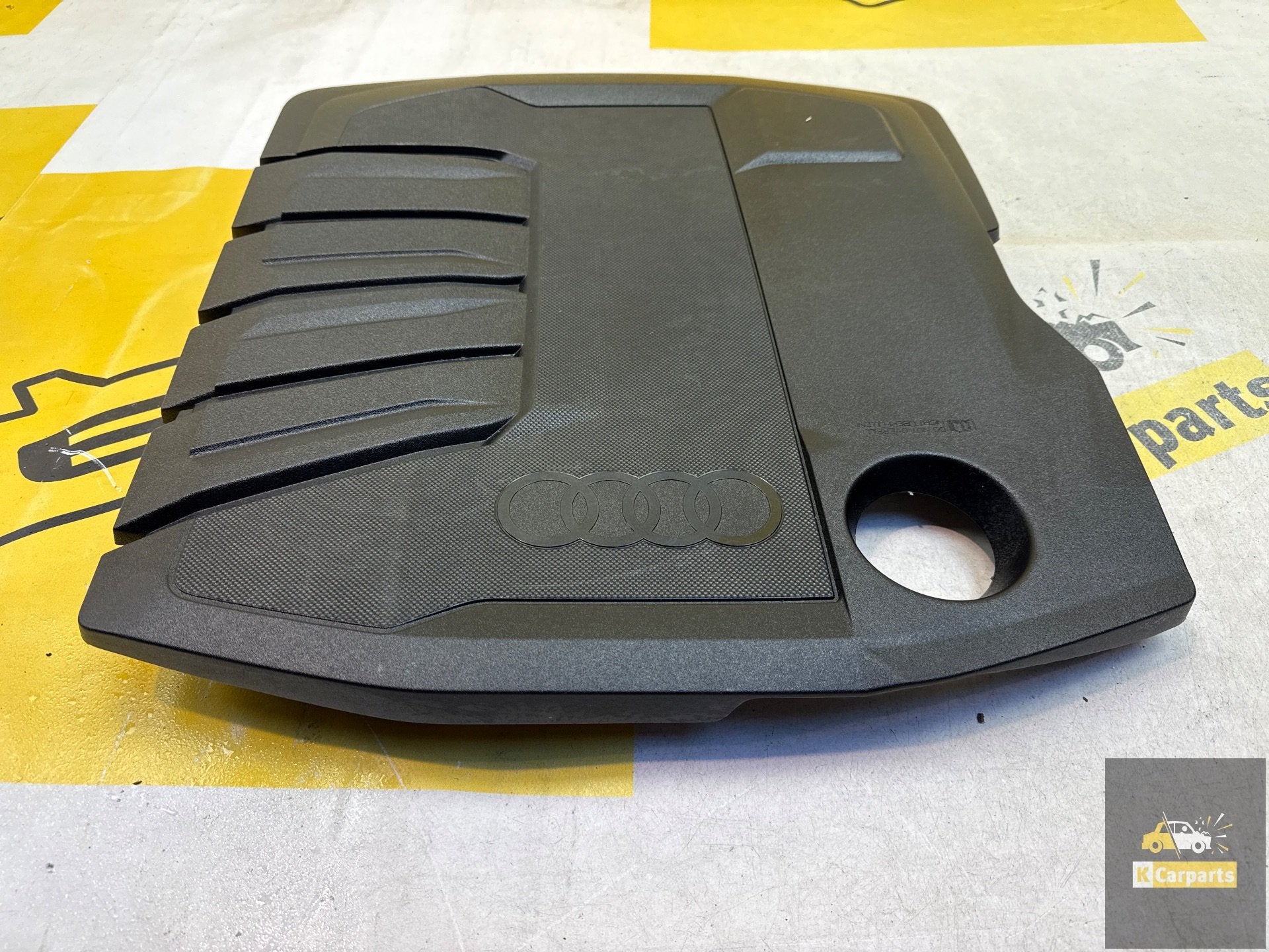 Plaque de protection moteur Audi A6 C8 2018-2025 0122938A d', AUDI AG, Auto-Union-Strasse 1
85045  Ingolstadt, DE, Audi, Utilisé