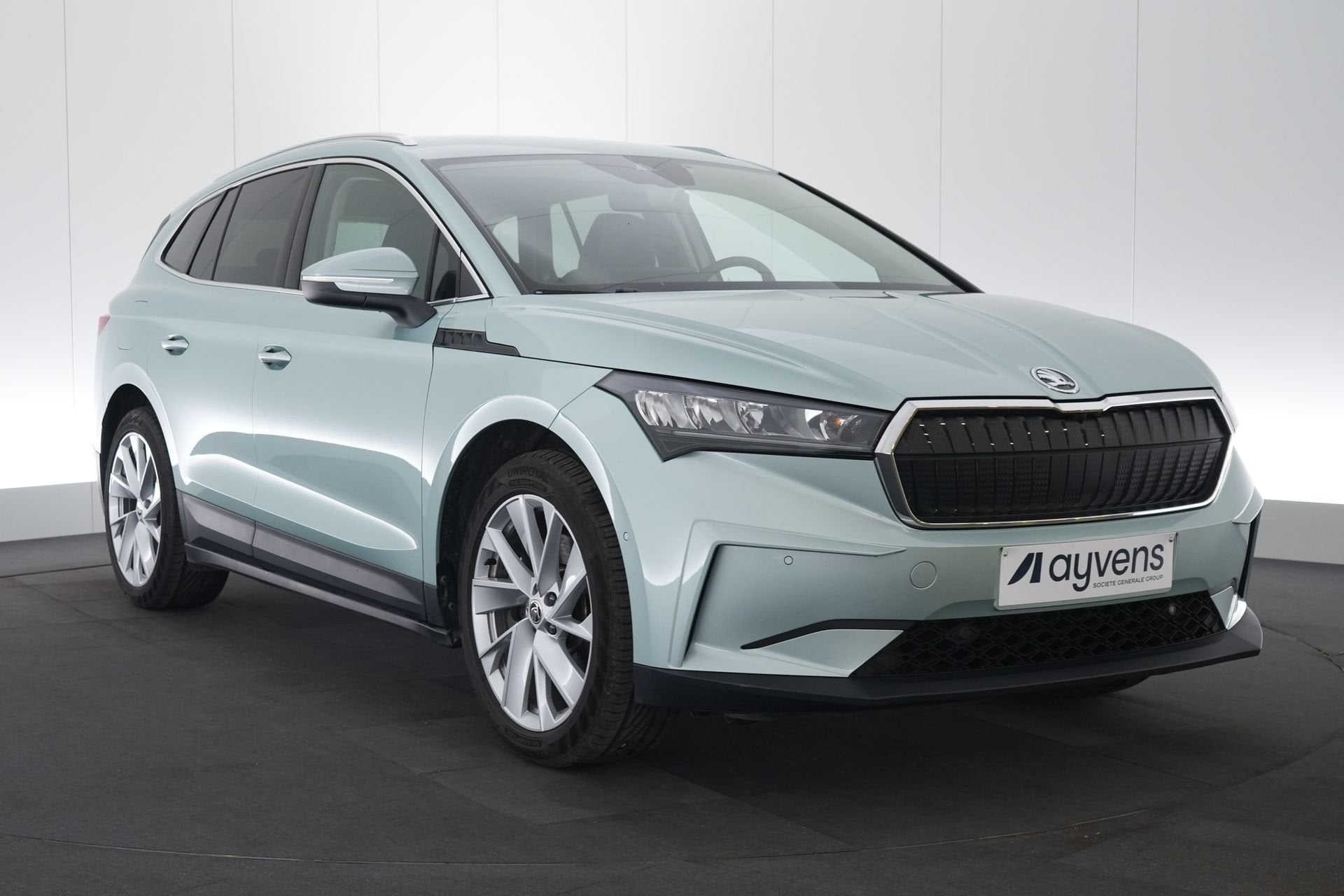 (2CNW062) SKODA ENYAQ, Autos, Cuir, Argent ou Gris, Achat, Entreprise