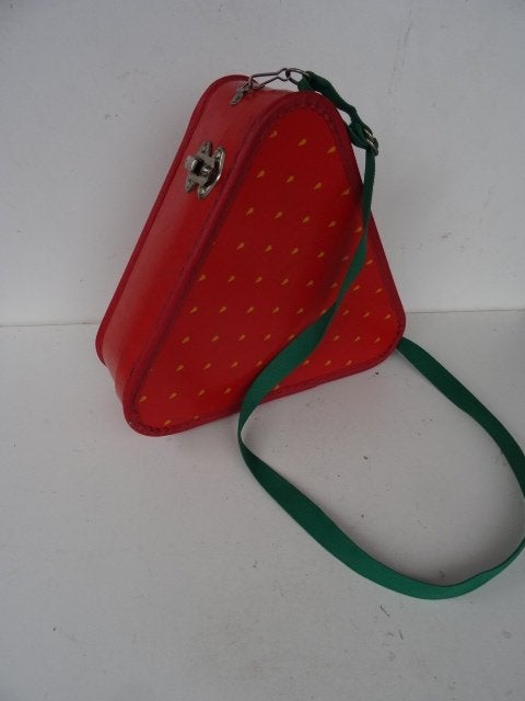 Ancien sac en bandouillère Pop Art carton fraise, Enlèvement ou Envoi