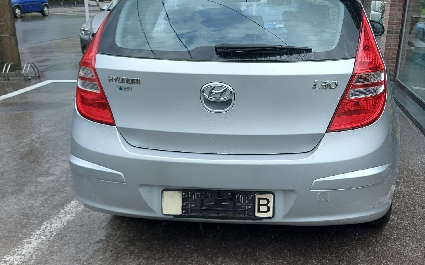 Hyundai i30 benzine met️❄ airco 1ste eigenaar blanco Gekeurd, Autos, Hyundai, Achat, 4 portes, Boîte manuelle, Entretenue par le concessionnaire