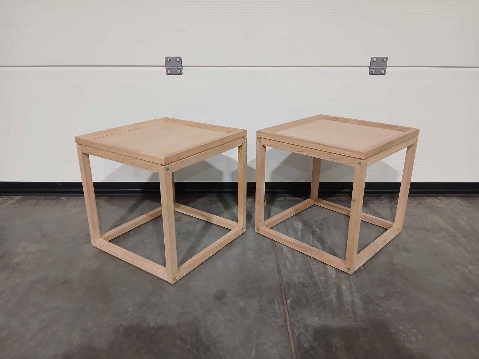 2 bijzettafeltjes nieuw
40 cm hoog
40 cm breed
40 cm lang
10, Neuf, Moins de 55 cm, Carré, Enlèvement