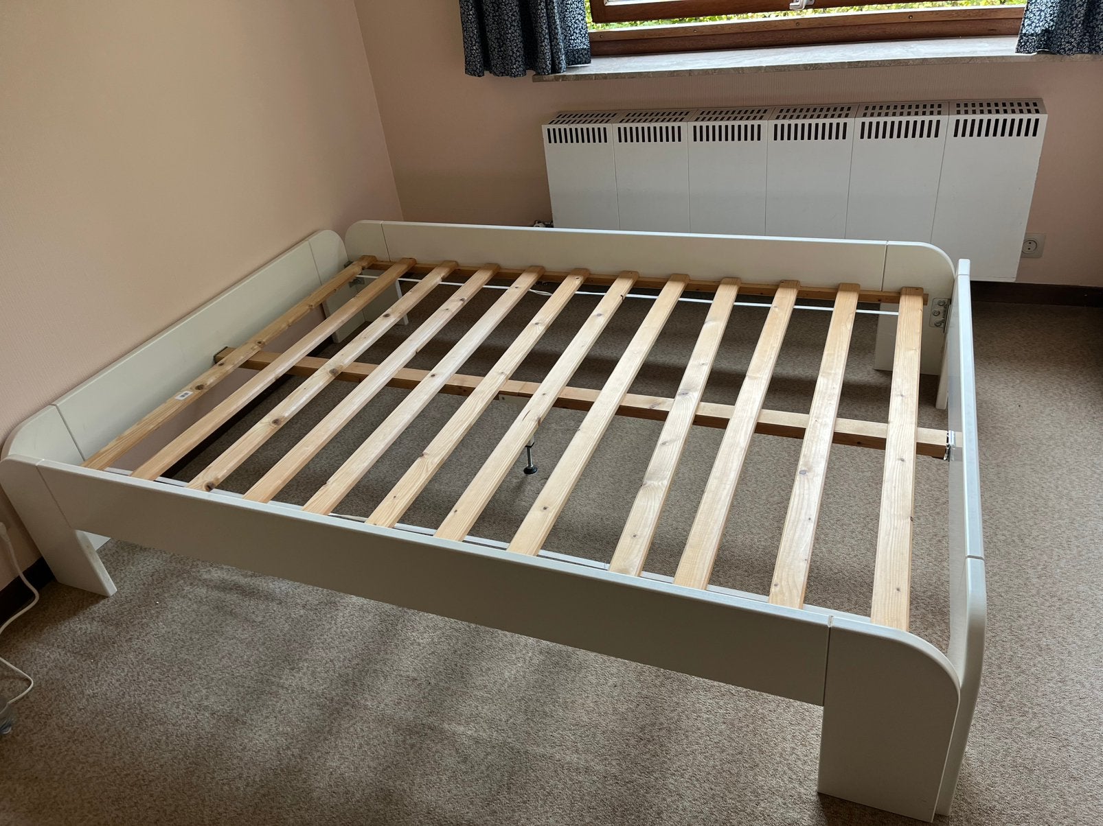 Stevig wit dubbel bed van 1m40, Maison & Meubles, 140 cm, Enlèvement, Utilisé, 200 cm