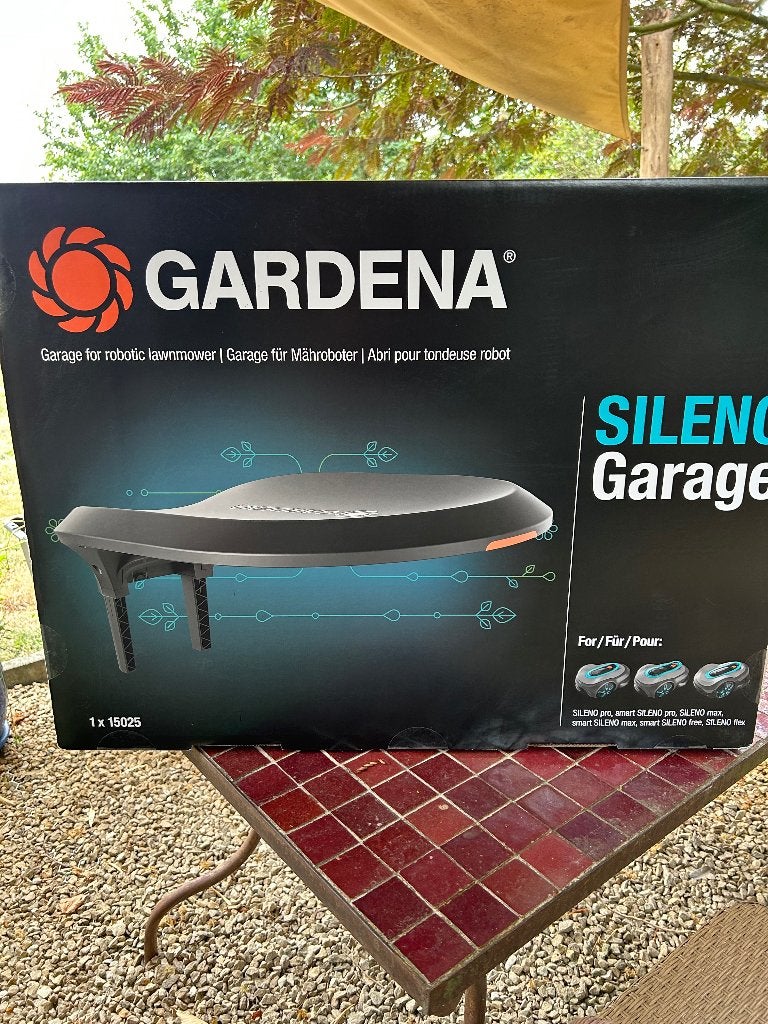 Garage pour tondeuse à gazon robotisée Gardena, Jardin & Terrasse, Tondeuses robotisées, Enlèvement, Neuf, Gardena