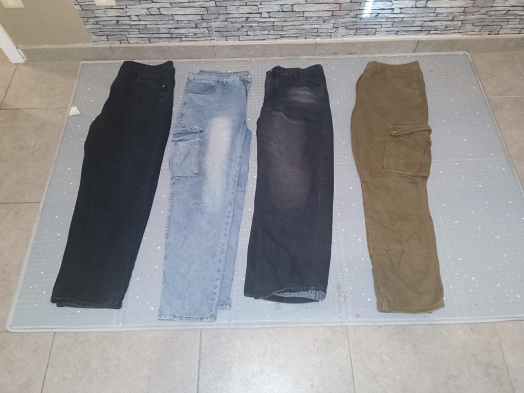 4 broeken xxl, Ophalen