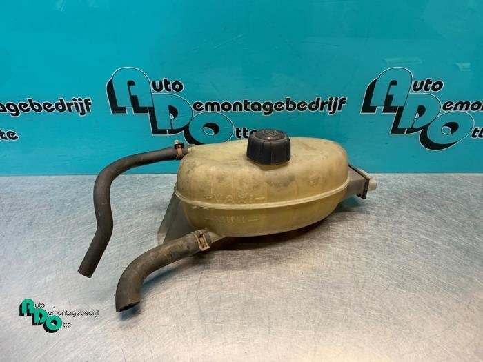 Réservoir d'expansion d'un Opel Vivaro (Vivaro 01-), -, Opel, 3 mois de garantie, Utilisé