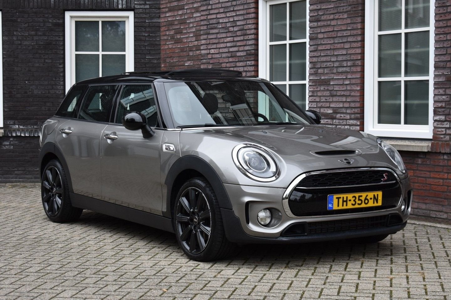 MINI Cooper S Clubman 2.0 Cooper S clubman Salt Serious Busi, Auto's, Automaat, Panoramadak, Clubman, Bedrijf