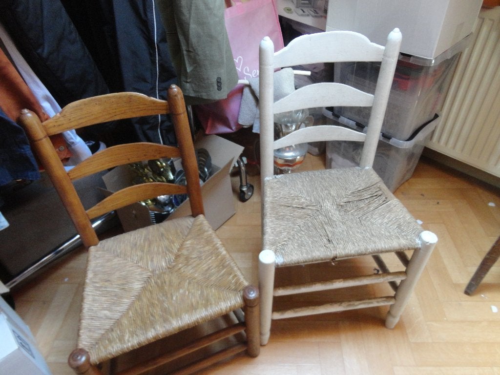 2 oude boeren stoeltjes, Ophalen