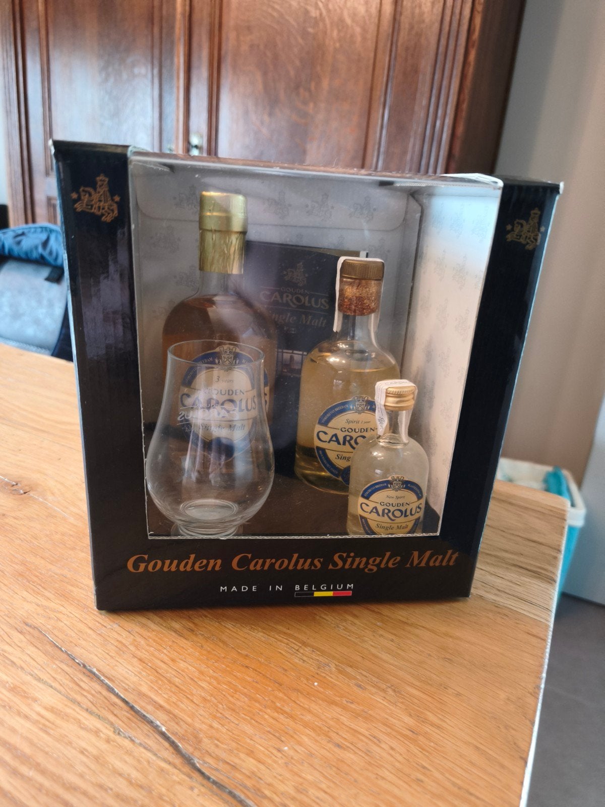Gouden Carolus 'a drop of gold', Divers, Enlèvement