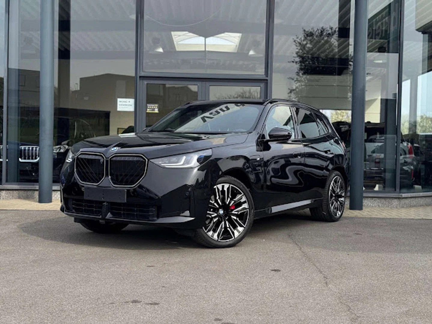BMW X3 30e xDrive M Sport Pro / PANO / TRKHK / 360 / HUD, Auto's, BMW, Automaat, Zwart, 4 cilinders, Zwart